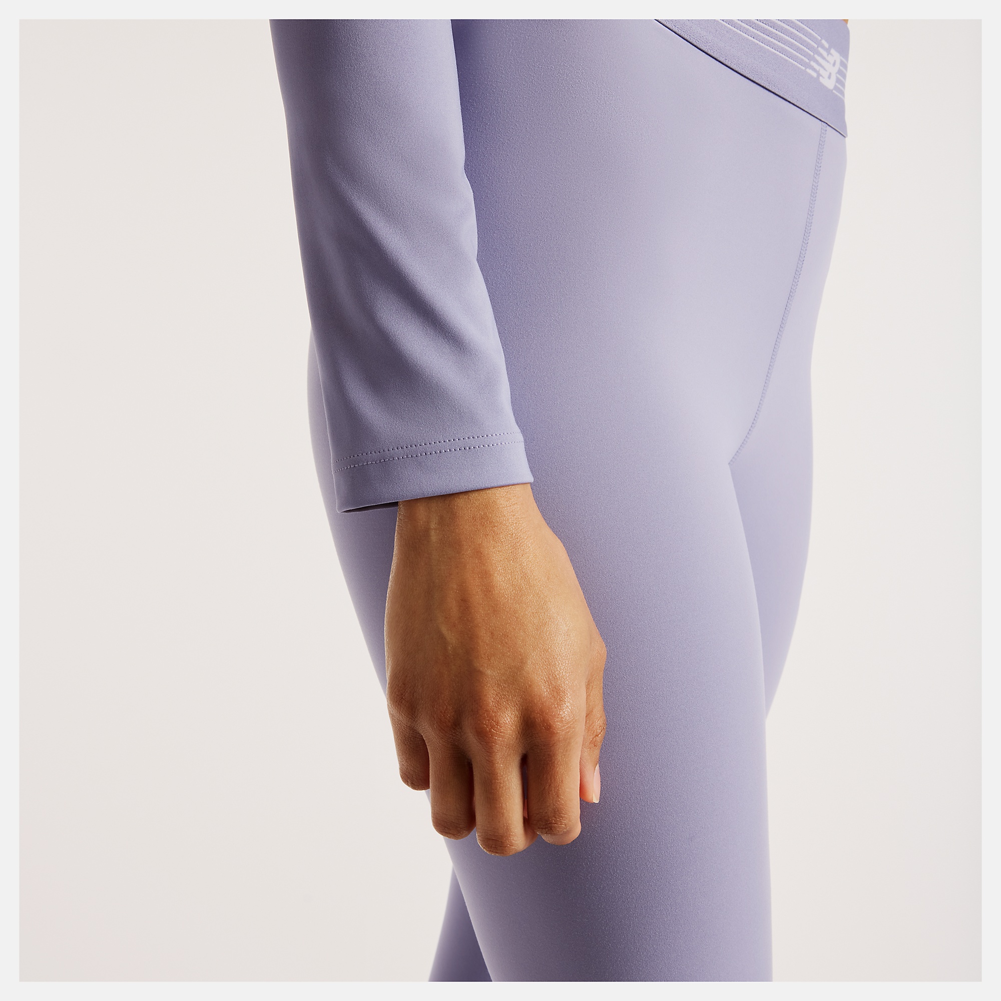 Orietta lleva una talla S y mide 5'8.5"/174cm. Pecho : 31.5"/80cm, Cintura : 23"/58cm, Caderas : 34"/86cm