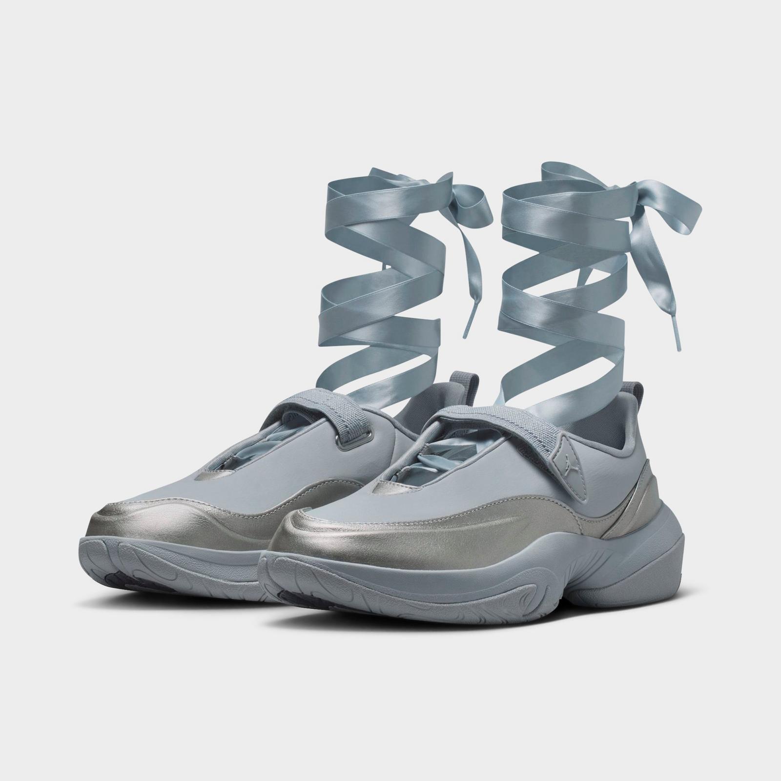 Women's Jordan Pointe Casual Shoes - Metallic Silver/Photon Dust - view 2