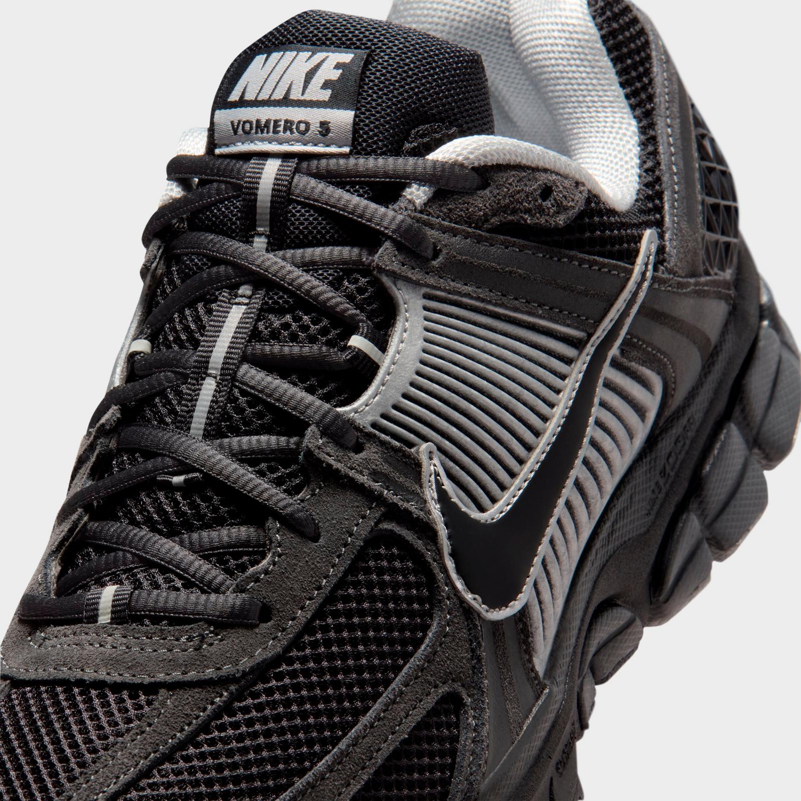 Men's Nike Zoom Vomero 5 Casual Shoes - Anthracite/Chrome/Flat Silver/Black