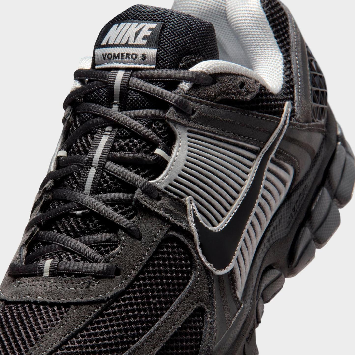 Men's Nike Zoom Vomero 5 Casual Shoes - Anthracite/Chrome/Flat Silver/Black