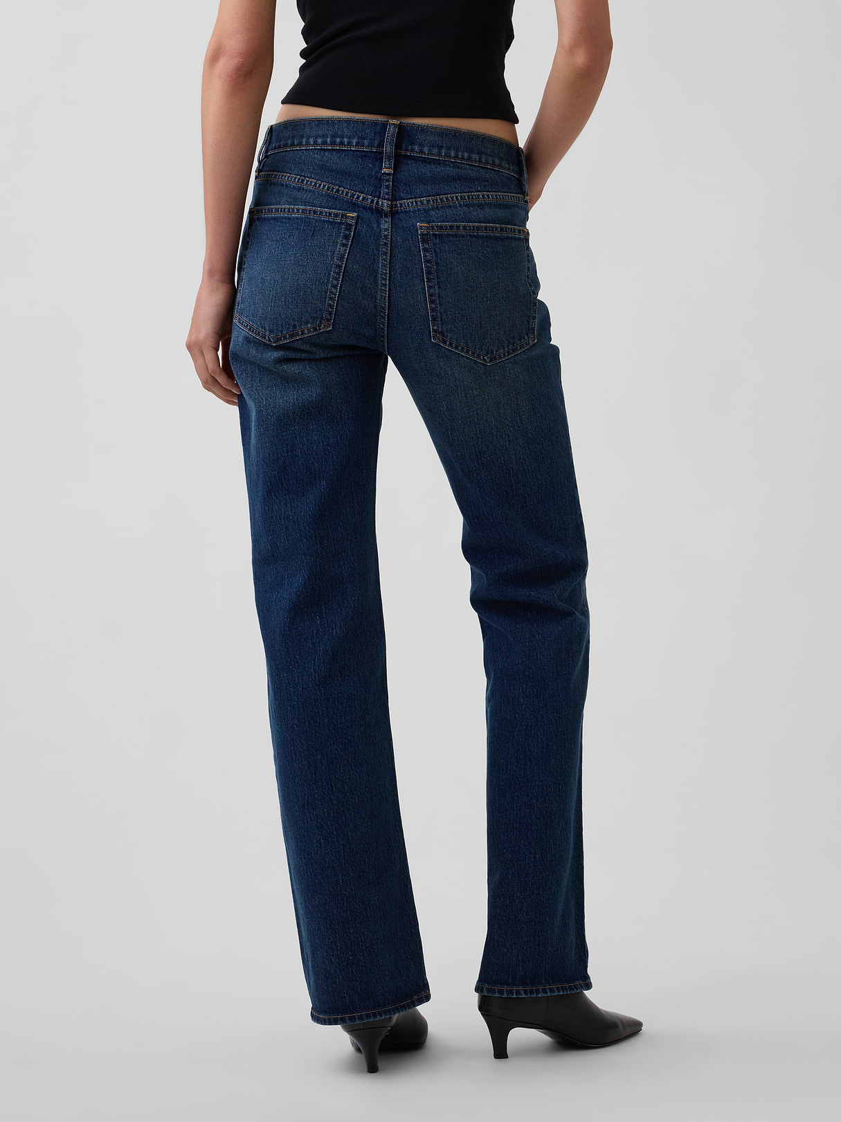 Mid Rise Relaxed Flare Jeans - Dark wash