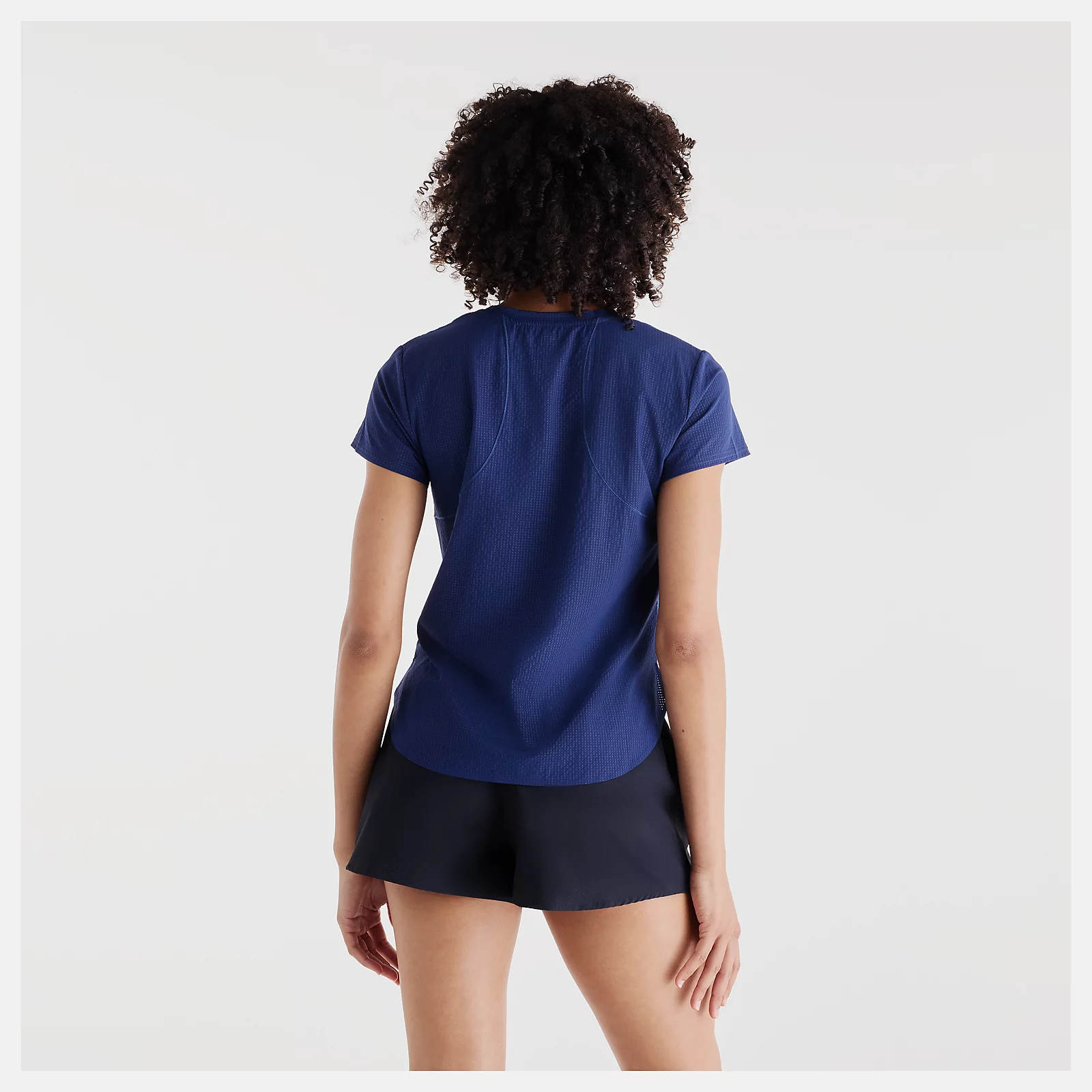 Payton is wearing size S and is 5'10"/177.8cm. Chest: 31"/79cm, Waist: 24.5"/62cm, Hips: 37"/94cm