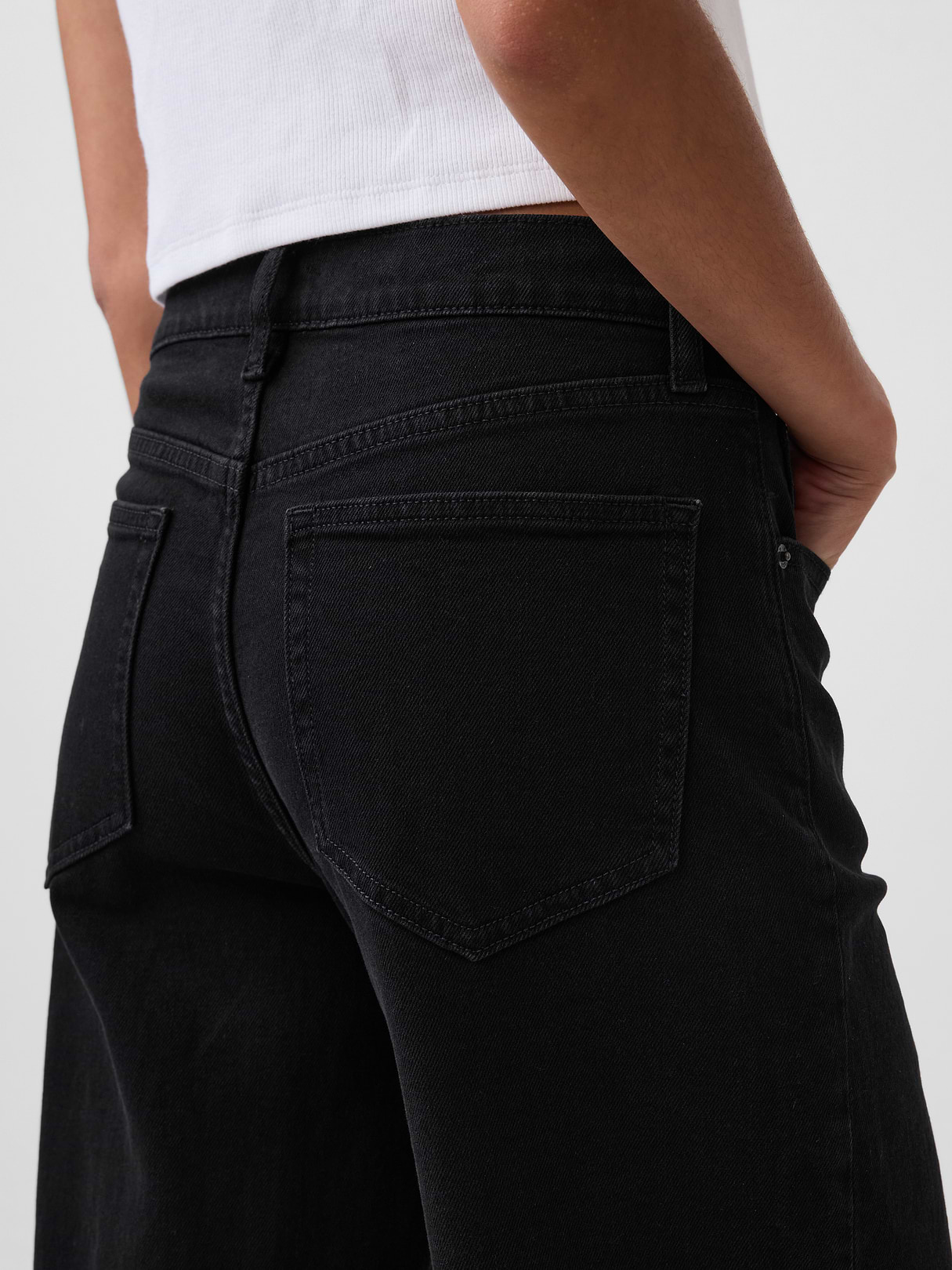 High Rise Stride Wide-Leg Ankle Jeans - Black