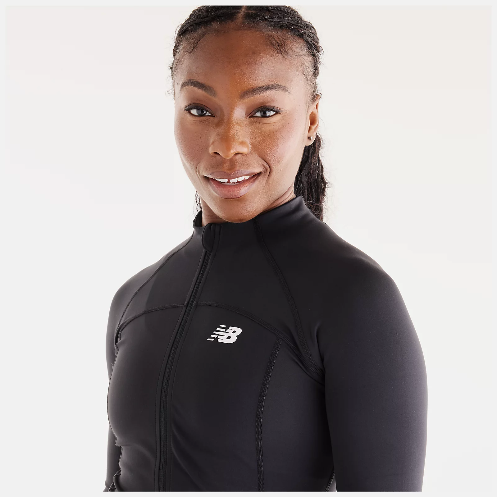 Isio-Maya is wearing size S and is 5'8"/172.72cm. Chest: 34"/86.36cm, Waist: 27.5"/69.85cm, Hips: 39"/99.06cm