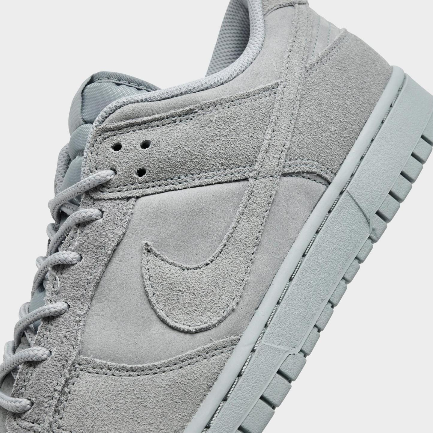 Men's Nike Dunk Low Retro SE Casual Shoes - Wolf Grey/Wolf Grey