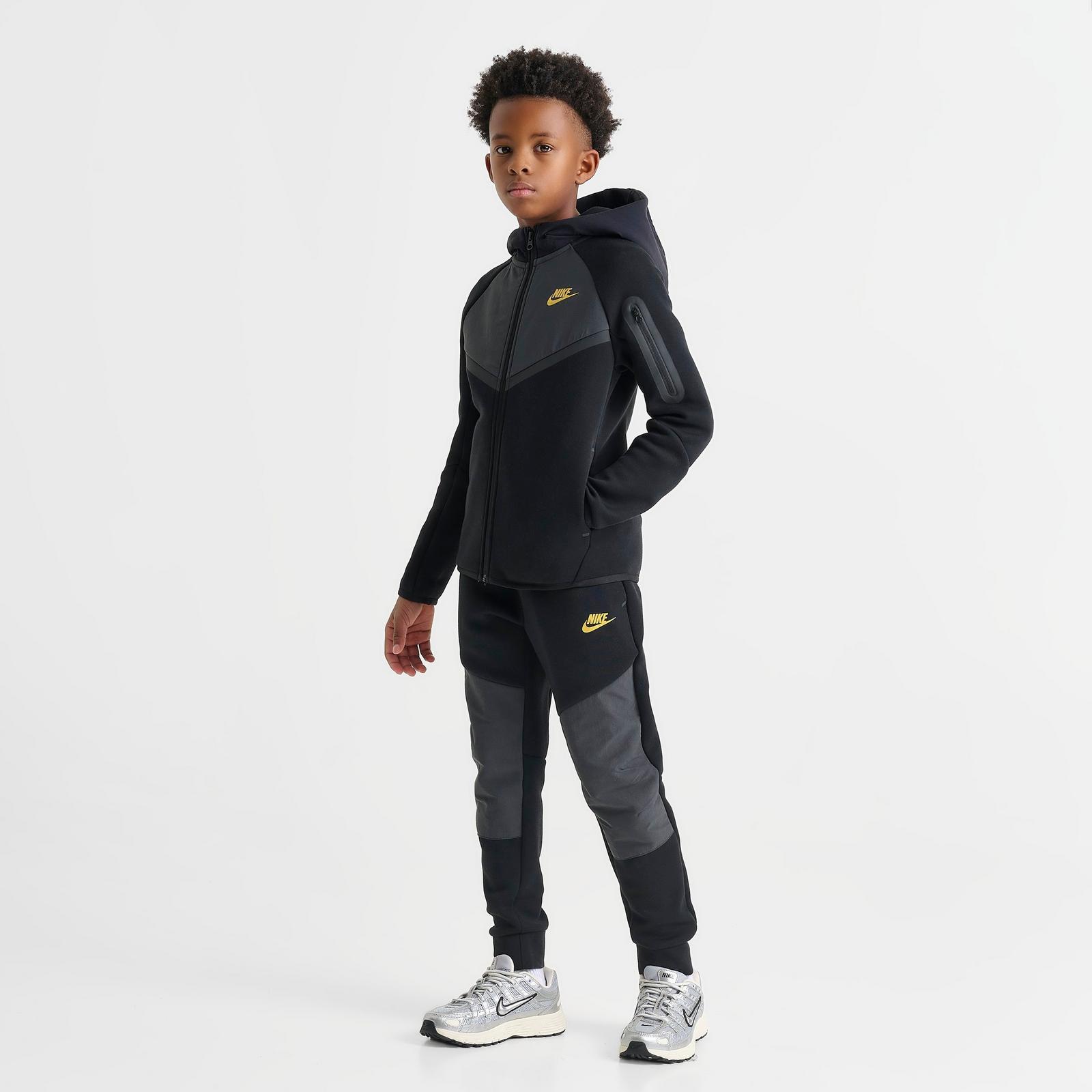Boys' Big Kids' Nike Sportswear Tech Fleece Jogger Pants - Black/Dark Smoke Grey/Metallic Gold
