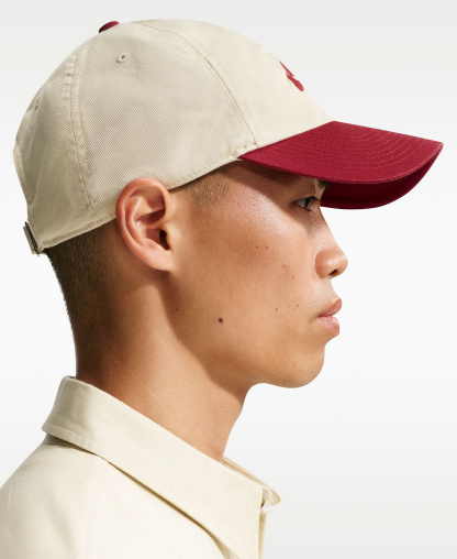 Nike Unisex Club Logo Embroidered Cap - Khaki /Team Crimson