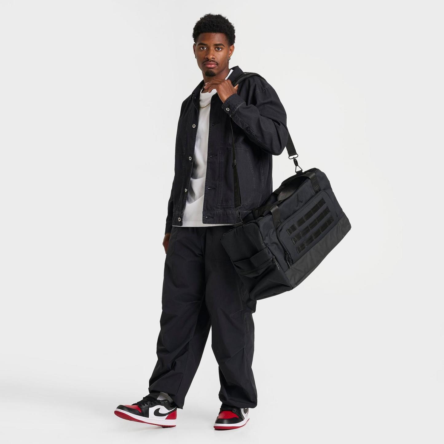 Jordan Collectors Duffel Bag (44L) - Black - view 2