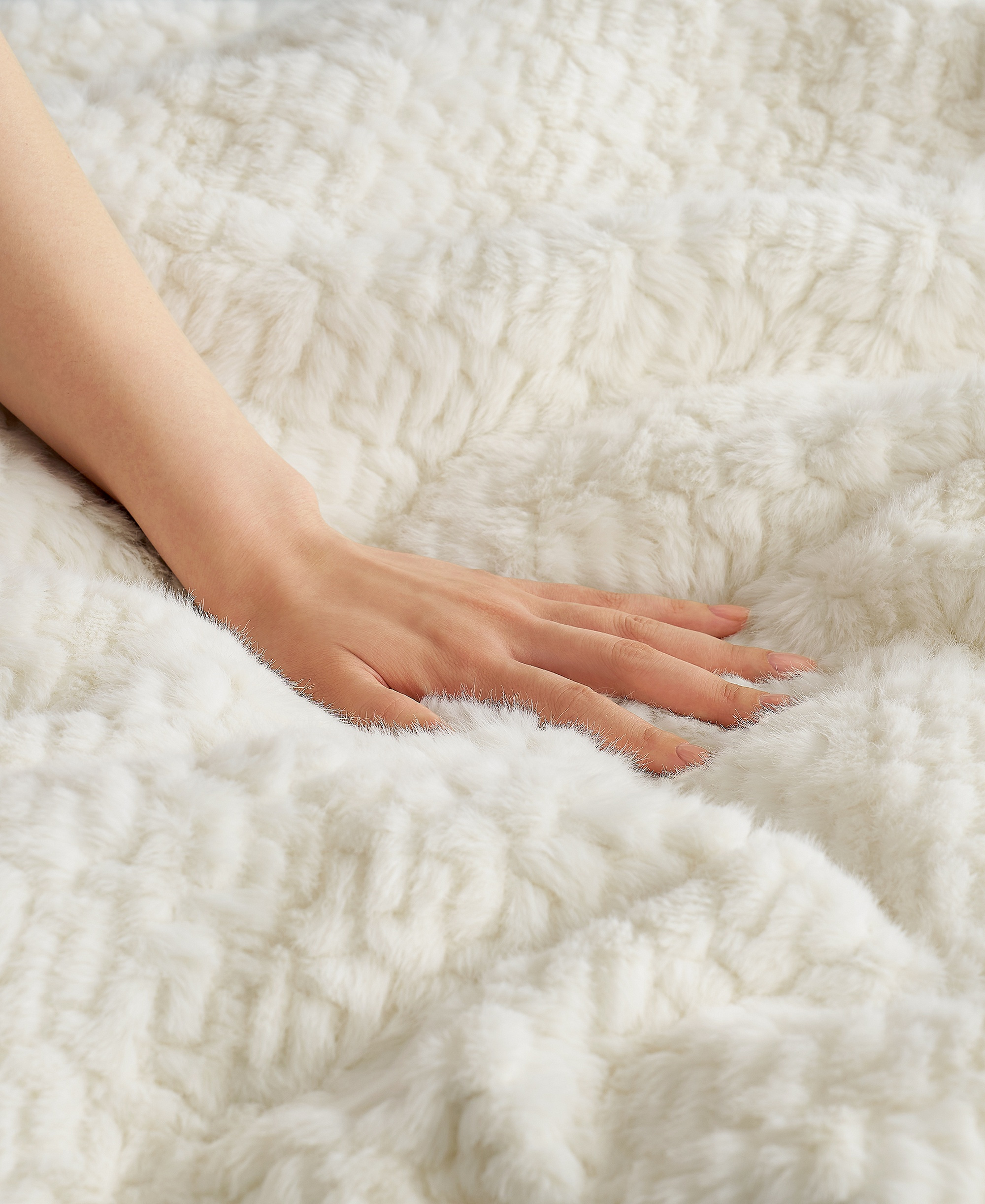 UGG® Lida Faux Fur 2-Piece Comforter Set, Twin/Twin XL - Snow