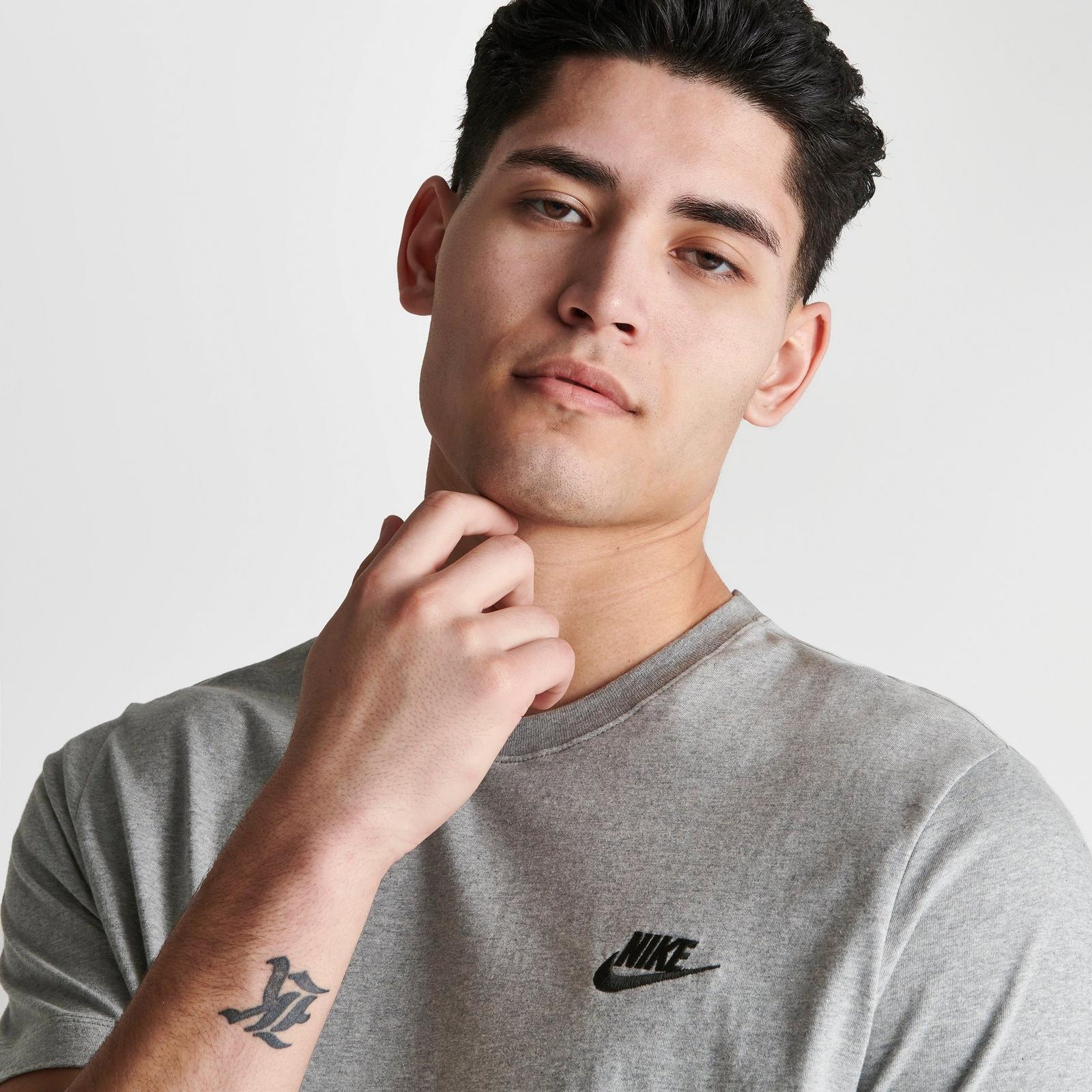 Nike Sportswear Club T-Shirt - Dark Grey Heather/Black