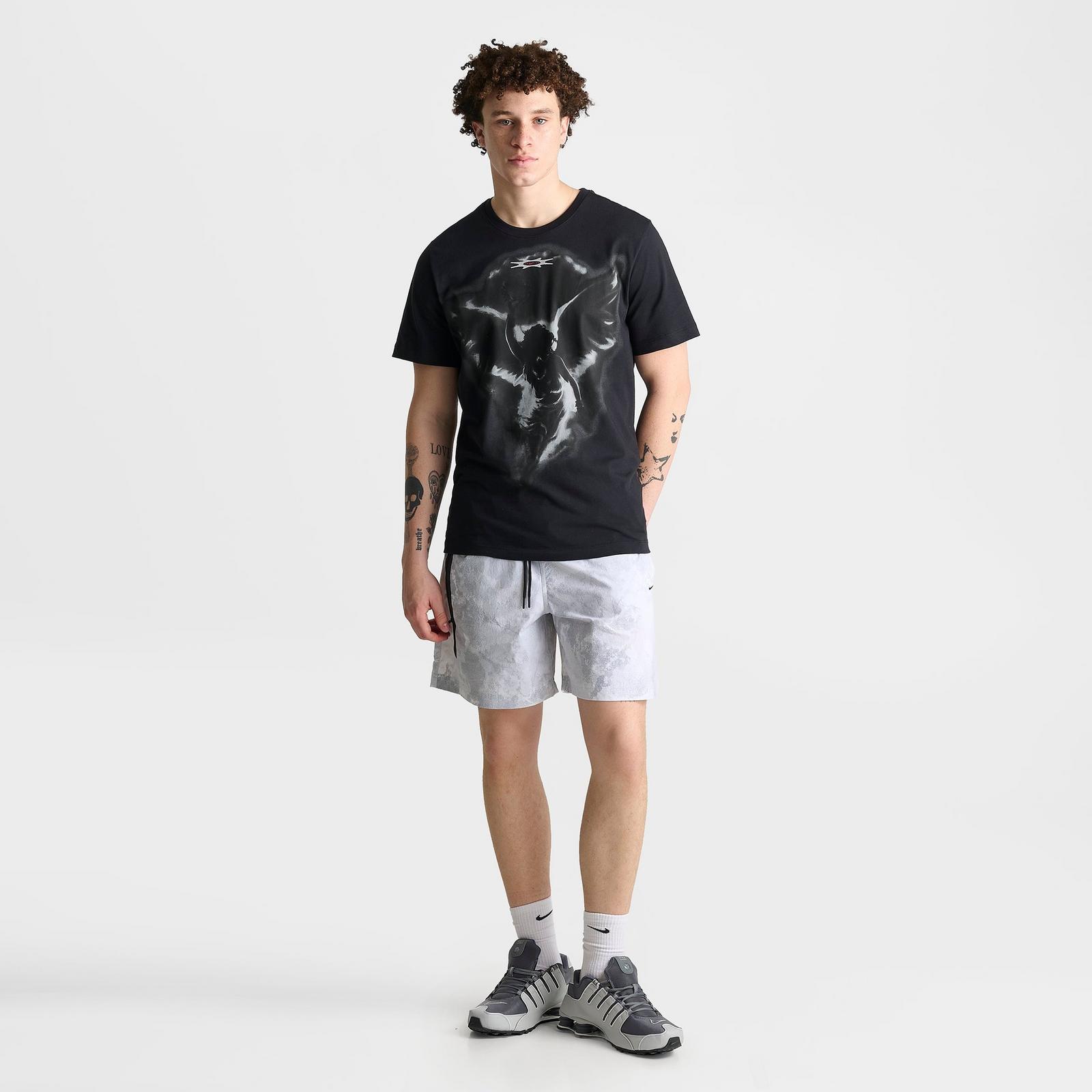 Men's Nike Sportswear Wreath Graphic T-Shirt - Black