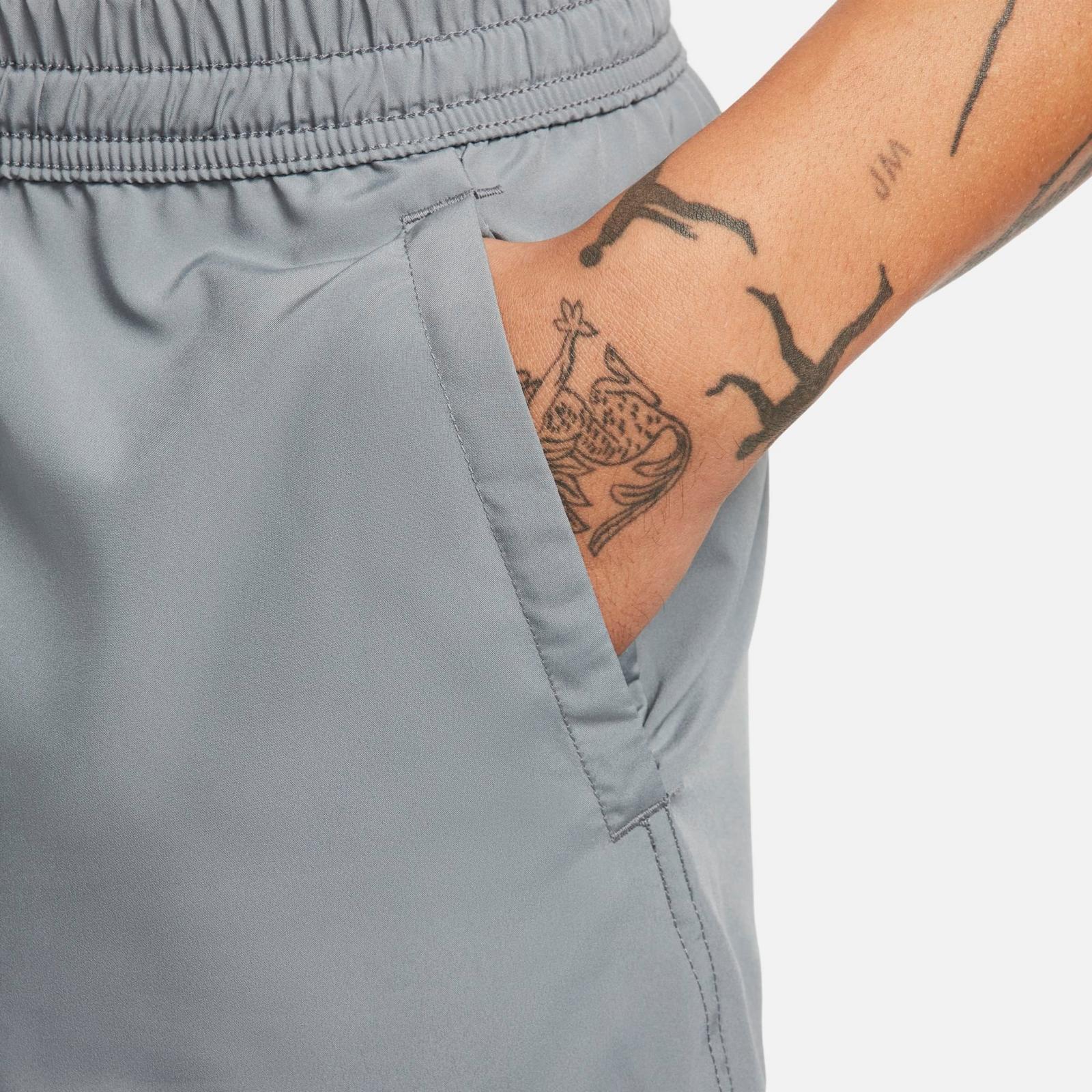 Men's Nike Form Dri-FIT Unlined 9" Versatile Shorts - Smoke Grey/Black