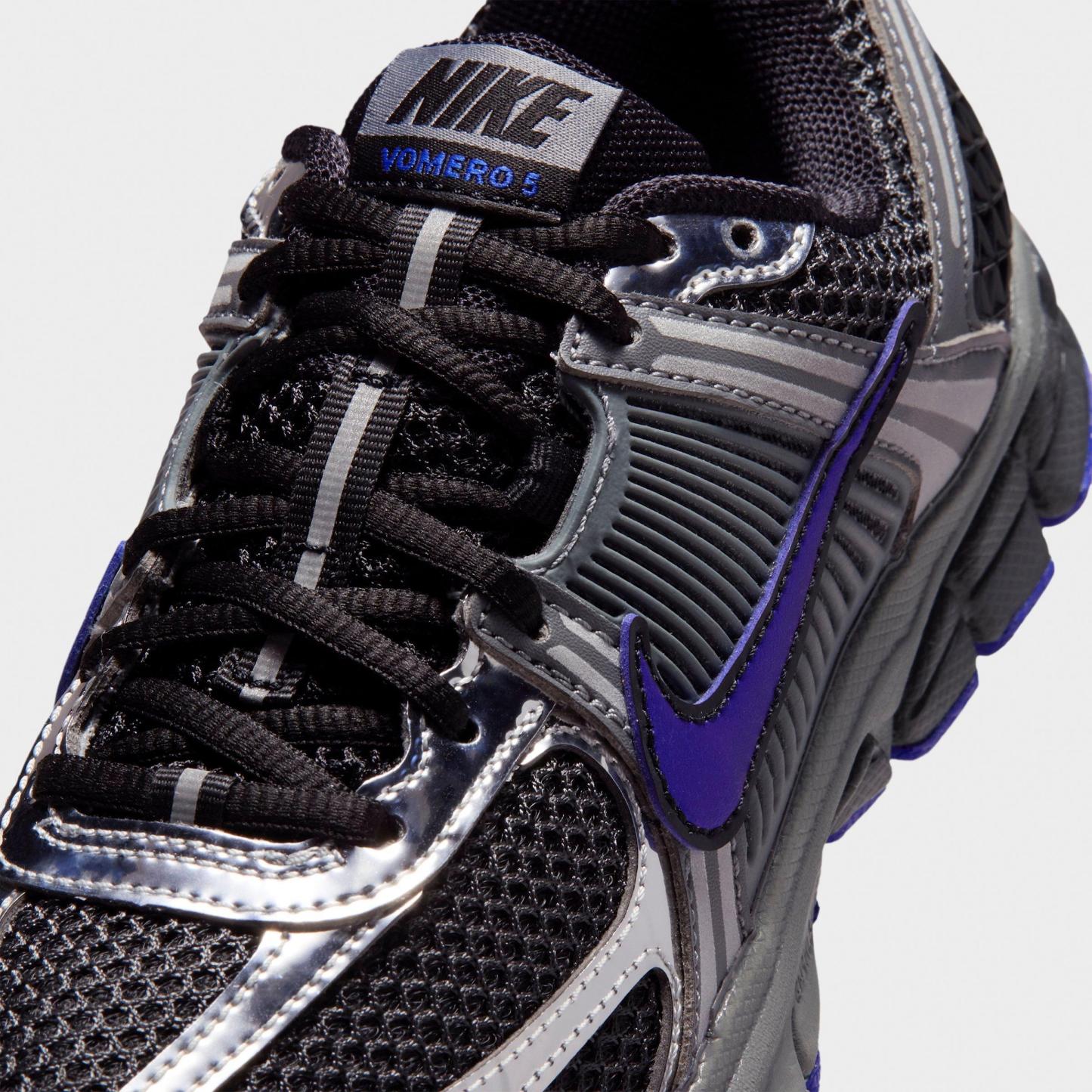 Big Kids' Nithtke Vomero 5 Casual Shoes - Part 1 - Anthracite/Smoke Grey/Metallic Silver/Hyper Royal - Detail shot