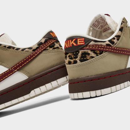 Women's Nithtke Dunk Low Casual Shoes - Khaki/Team Red/Baroque Brown/Pearl White - Detail shot