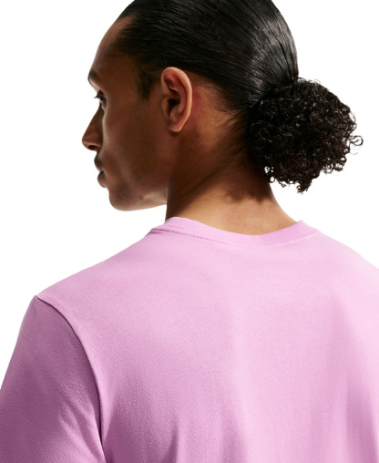 Nike Men's Sportswear Club Crewneck T-Shirt - Light Magenta