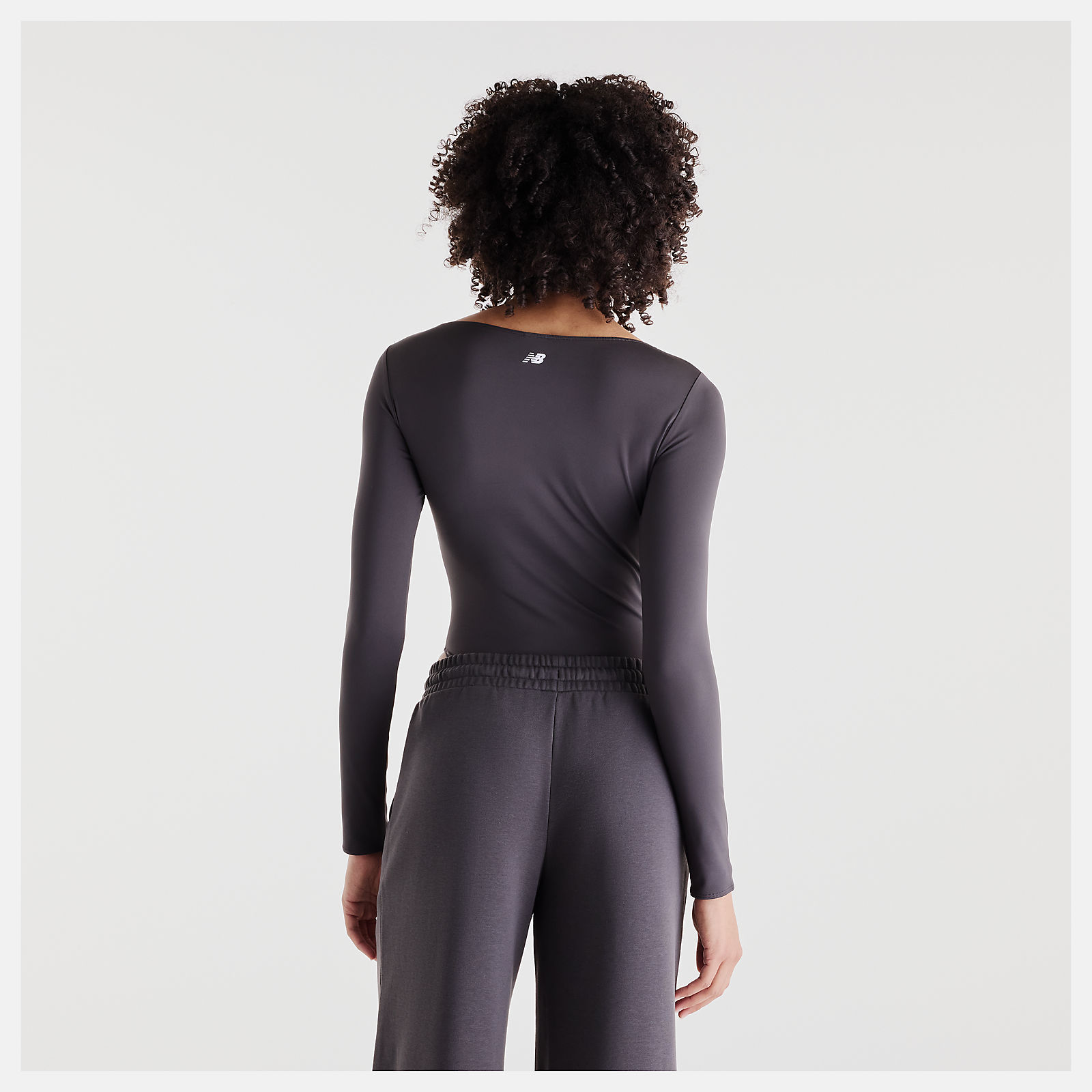 Payton is wearing size S and is 5'10"/177.8cm. Chest: 31"/79cm, Waist: 24.5"/62cm, Hips: 37"/94cm