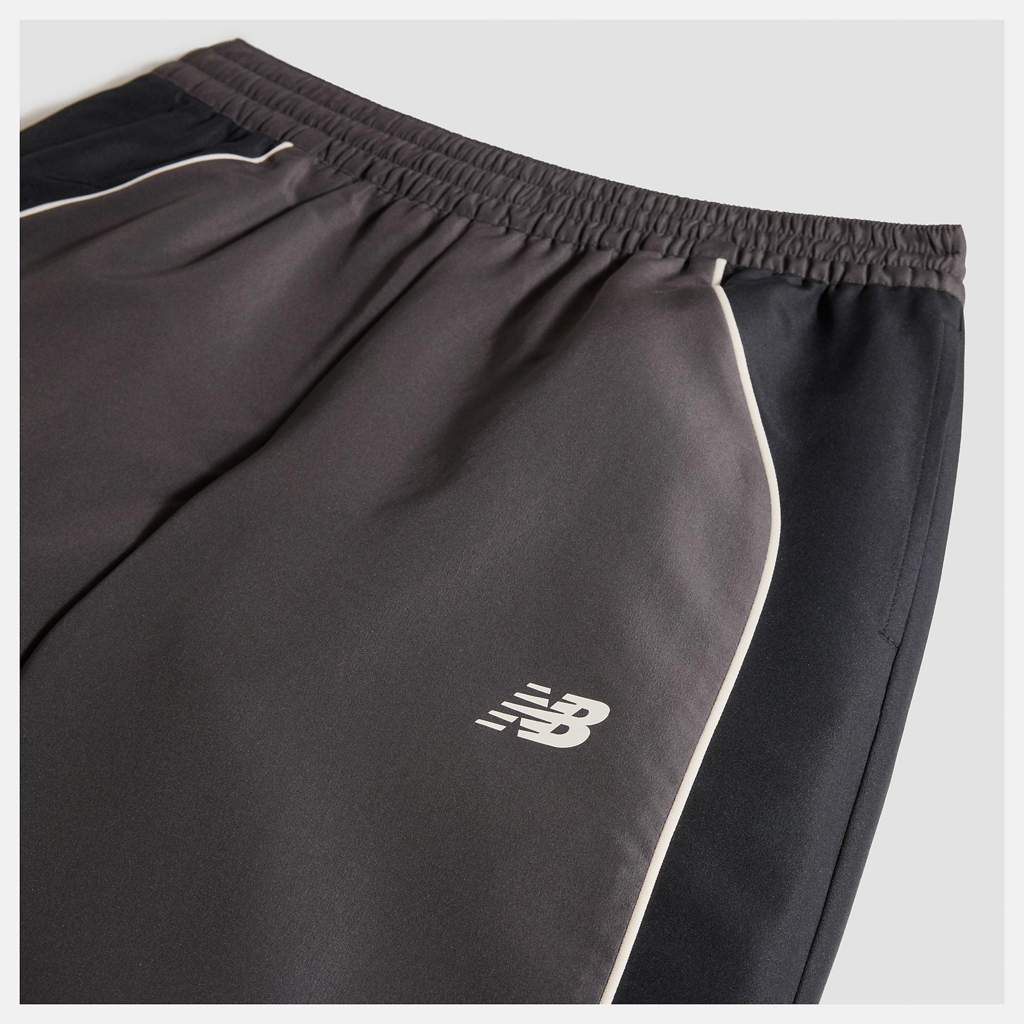New Balance Trackside Woven Pant, WB62O9UFBLK