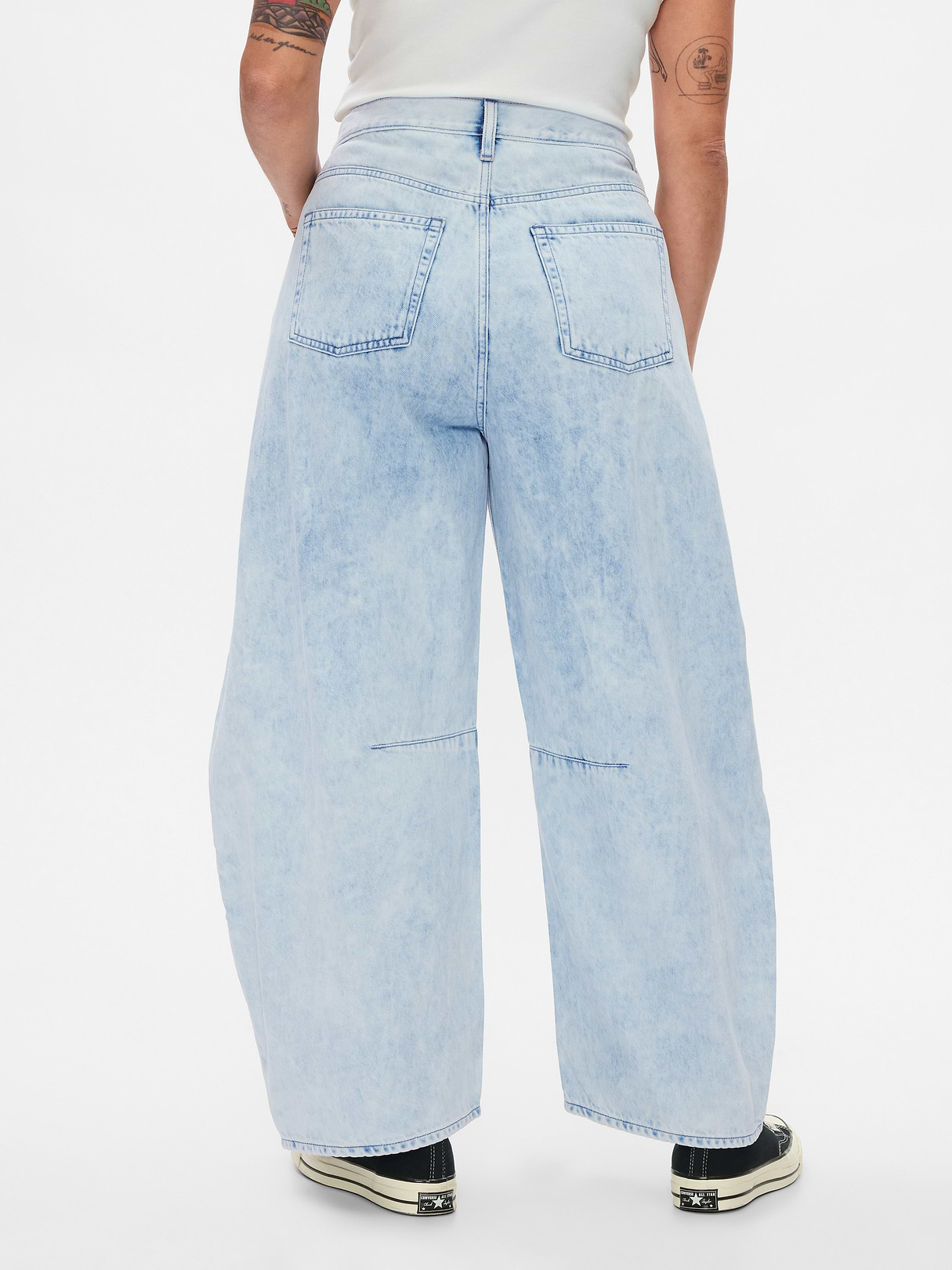 High Rise UltraSoft Crossover Horseshoe Jeans - Light indigo