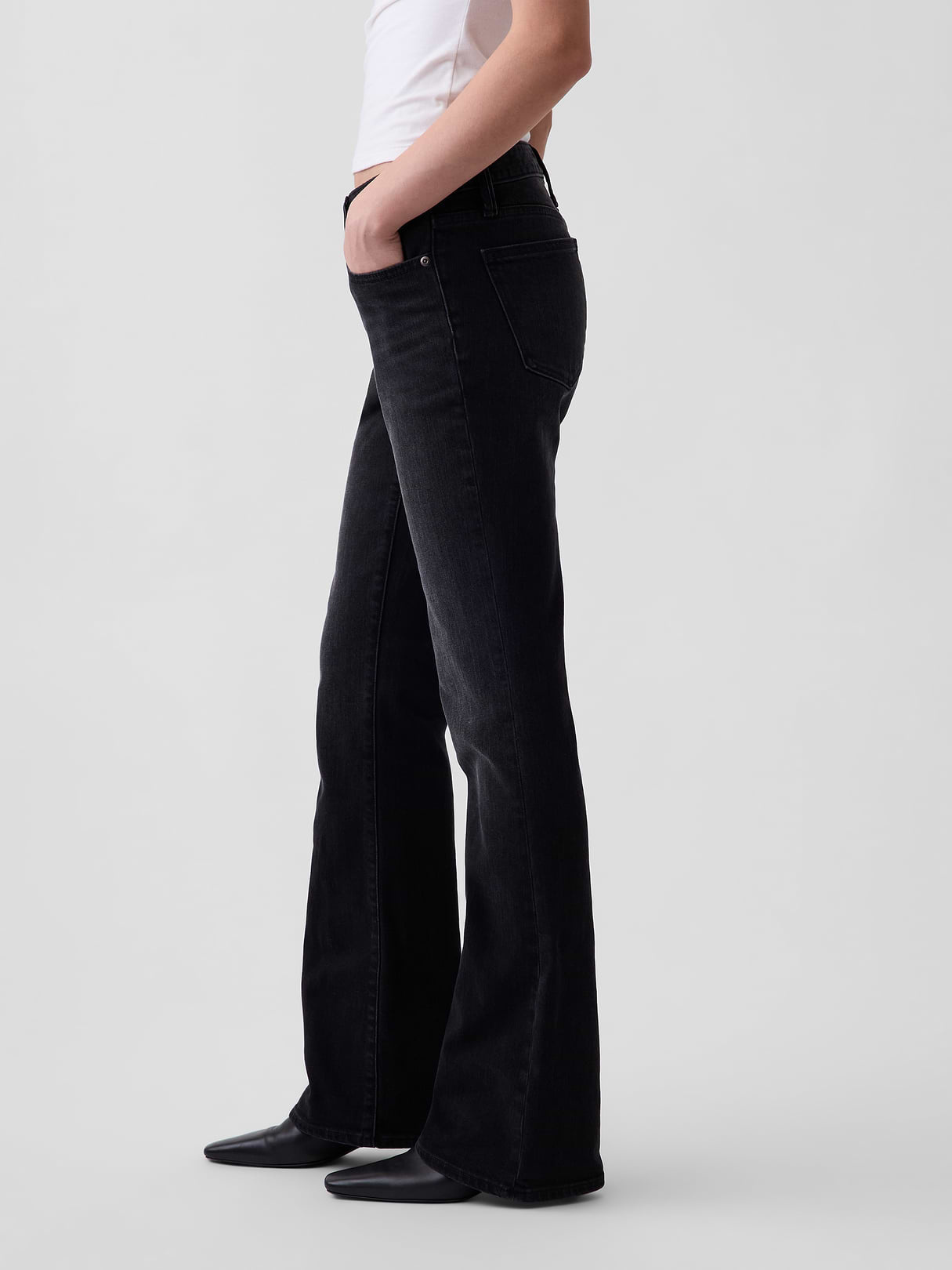 Low Rise Long & Lean Split-Hem Jeans - Black wash