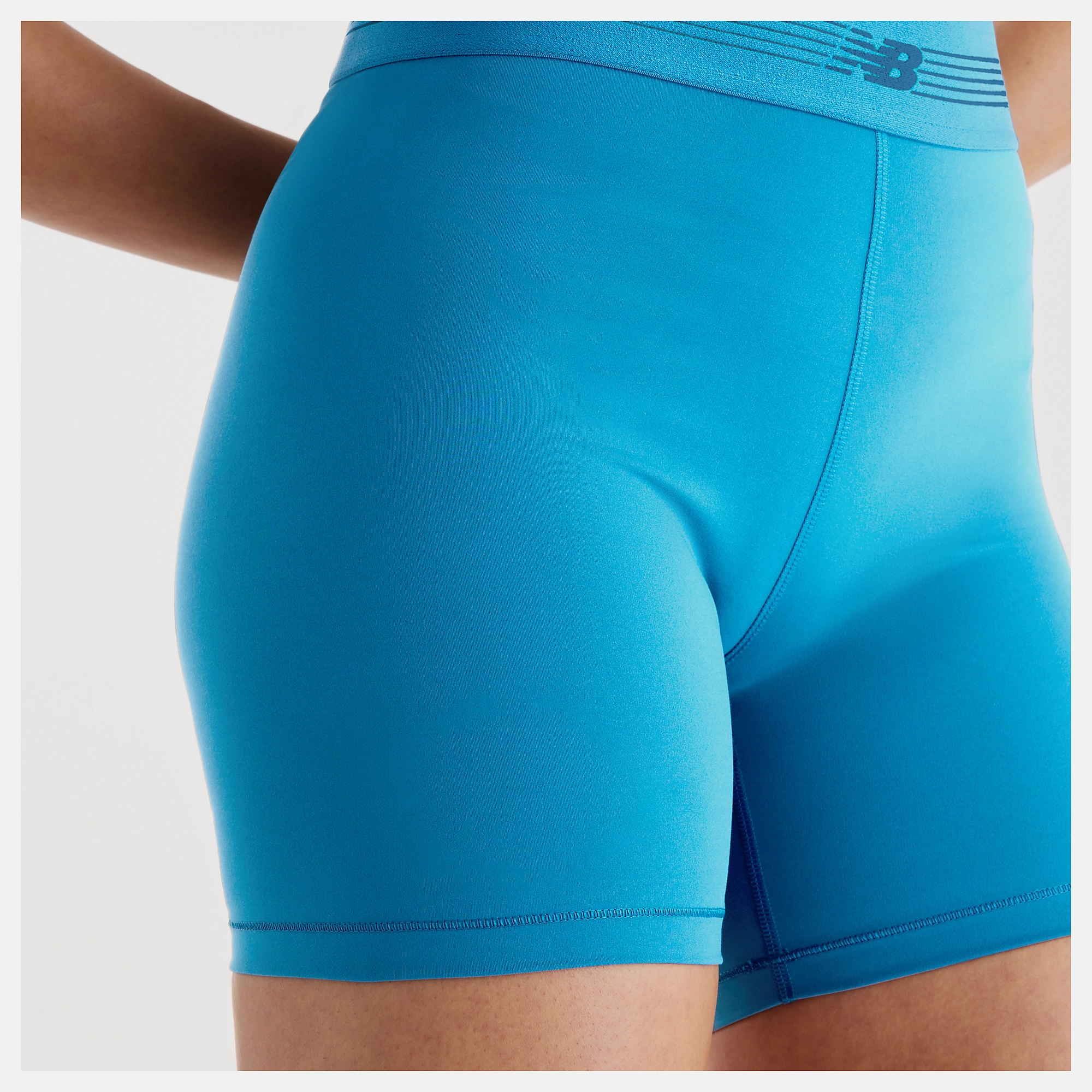 New Balance AC Train Fitted Short 5", WB61E4GEATD