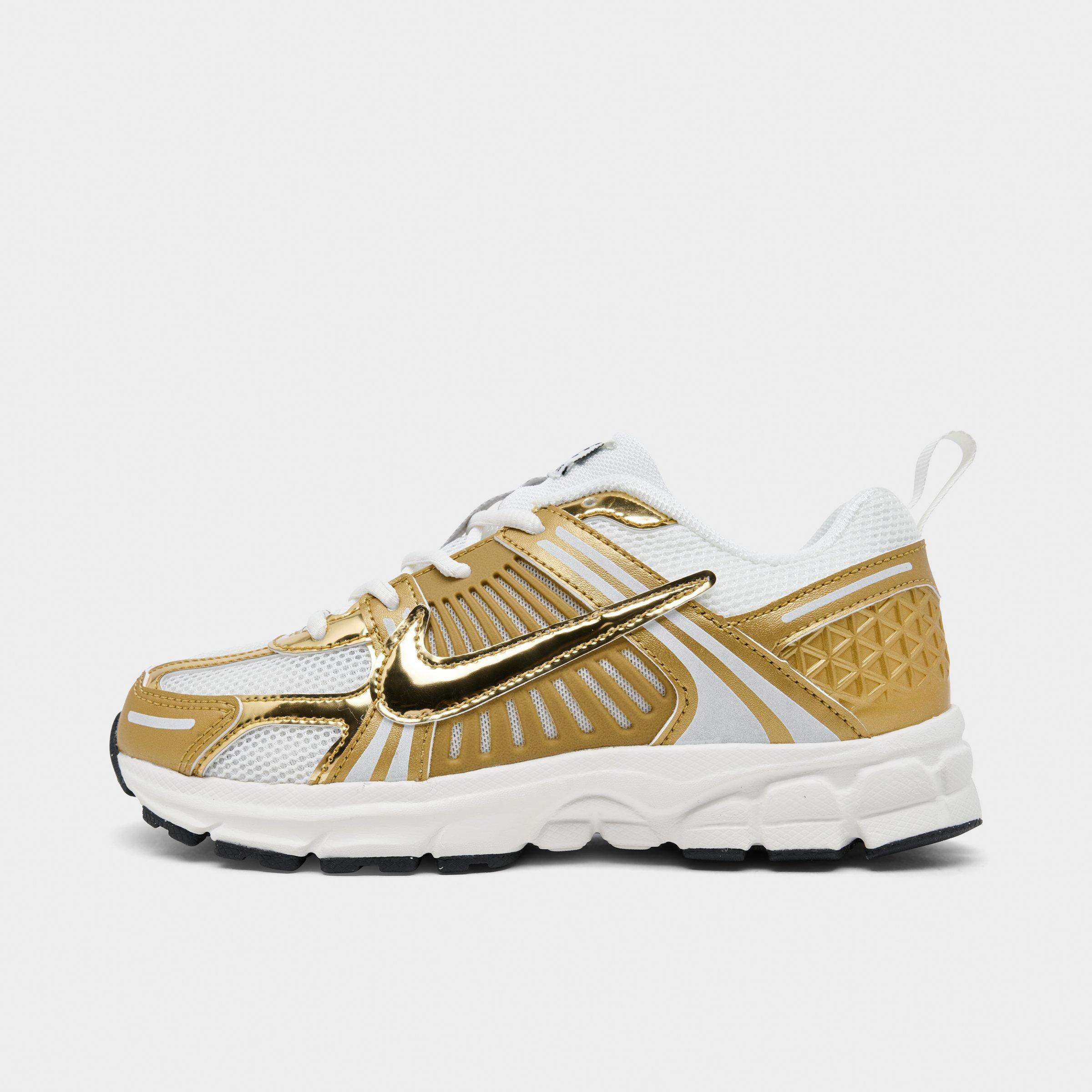 Little Kids' Nithtke Vomero 5 Casual Shoes - Sail/Metallic Gold/Anthracite - Left shoe facing left. Outside of the shoe.