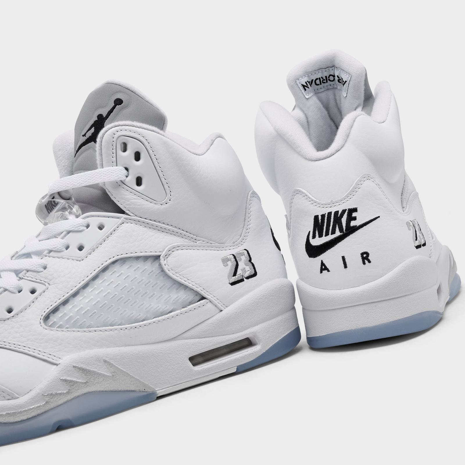 Men's Air Jordan Retro 5 Basketball Shoes - White/Metallic Silver/Black - view 3
