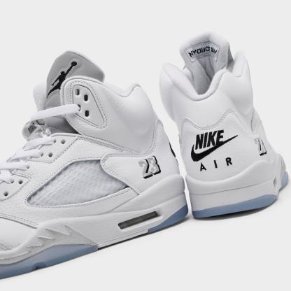 Men's Air Jordan Retro 5 Basketball Shoes - White/Metallic Silver/Black - view 3