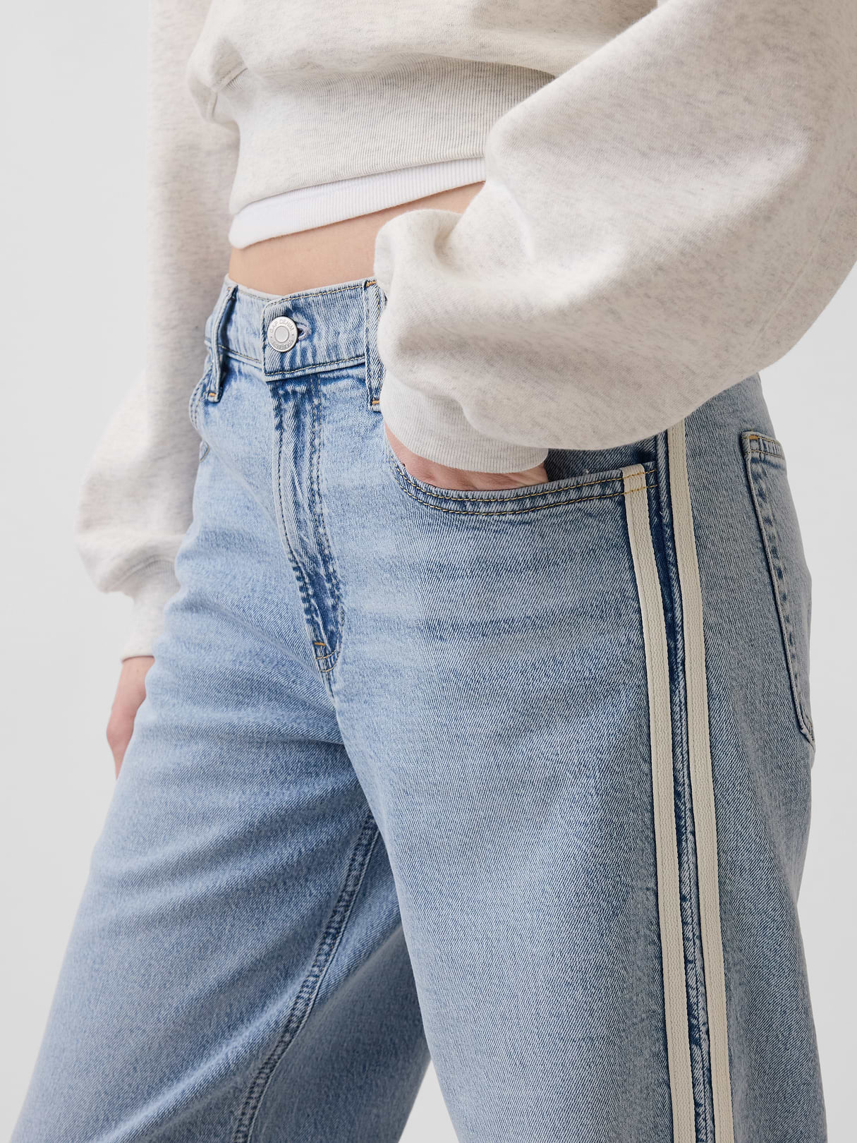 Low Rise '90s Loose Jeans - Medium wash