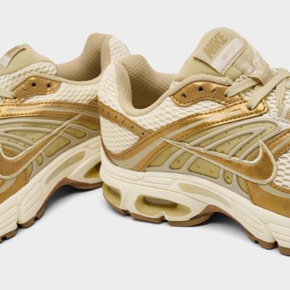 Women's Nike Air Max Moto 2K Casual Shoes - Coconut Milk/Metallic Copper/Team Gold