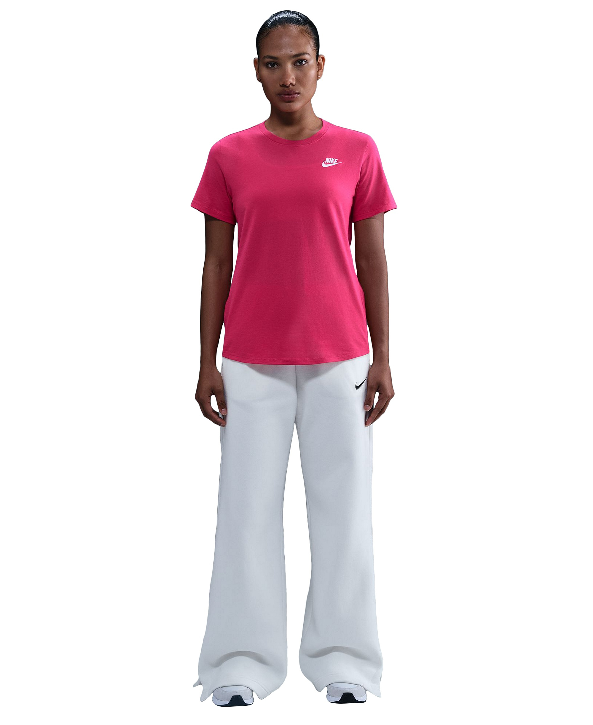 Nike Women's Sportswear Club Essentials T-Shirt