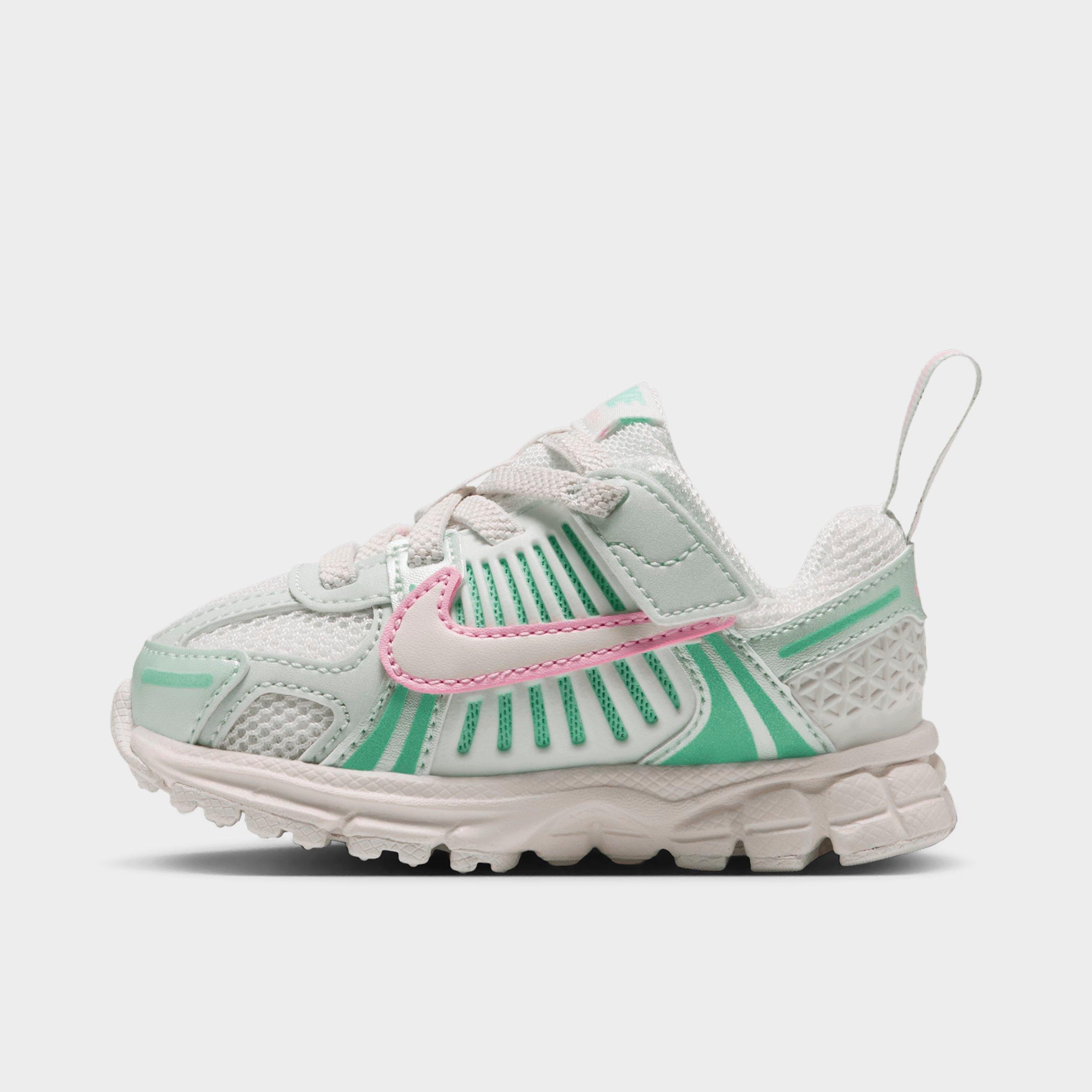 Infant and Kids' Toddler Nithtke Vomero 5 Stretch Lace Casual Shoes - Sail/Pink Foam/Arctic Green/Sail - Left shoe facing left. Outside of the shoe.