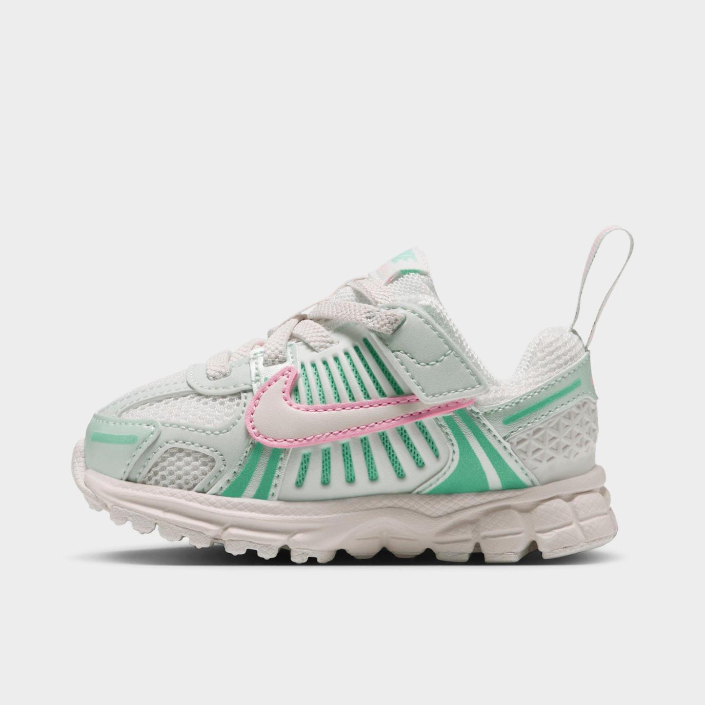 Infant and Kids' Toddler Nithtke Vomero 5 Stretch Lace Casual Shoes - Sail/Pink Foam/Arctic Green/Sail - Left shoe facing left. Outside of the shoe.