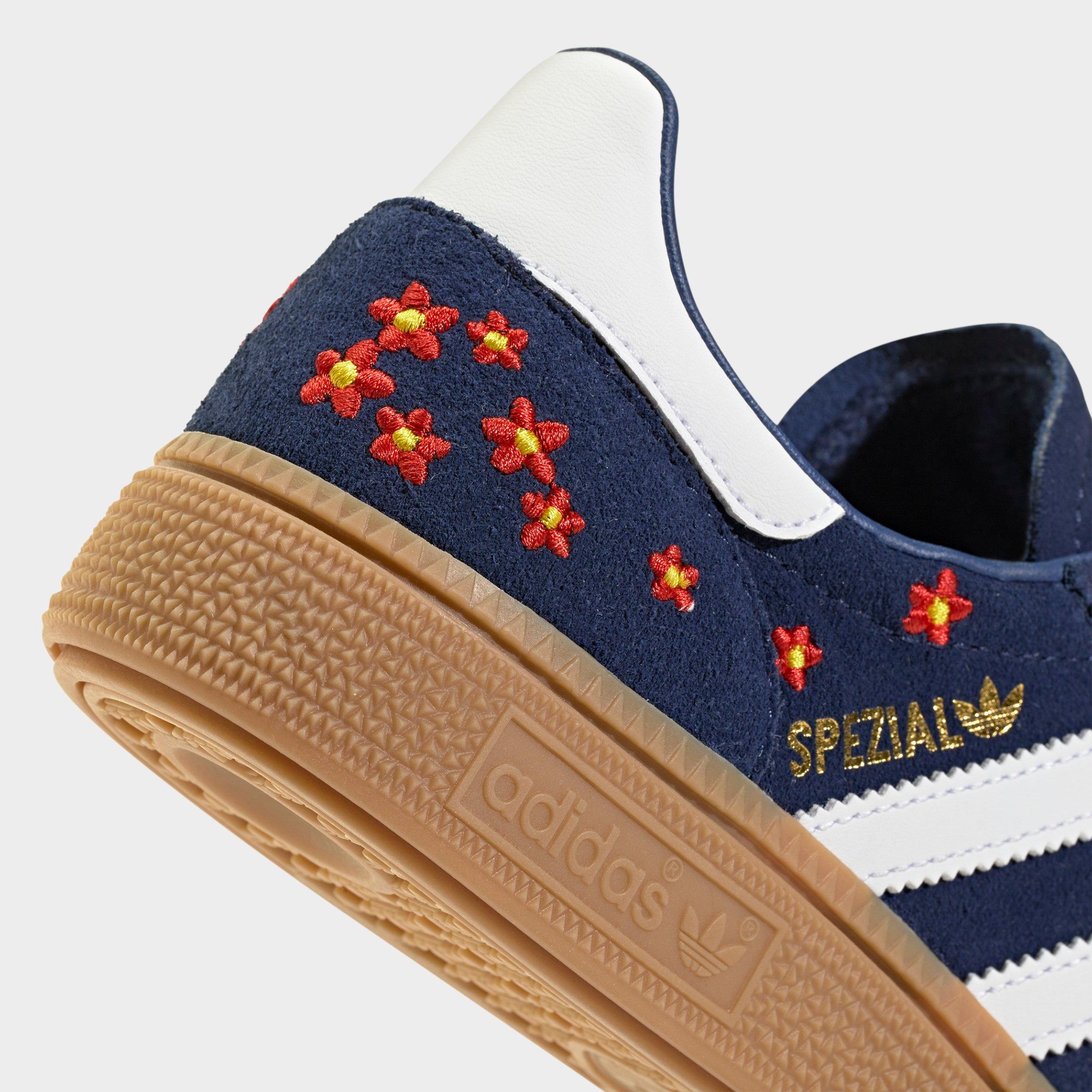 Big Kids' adidas Originals Handball Spezial Casual Shoes - Part 1 - Dark Blue/Cloud White/Gum - Detail shot