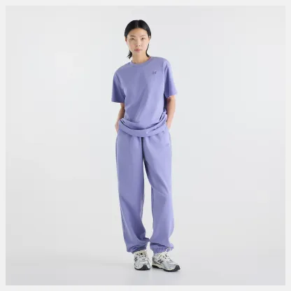 Suhyun Shin is wearing size S and is 5'7"/170.18cm. Chest: 30"/76.2cm, Waist: 24"/60.96cm, Hips: 35"/88.9cm