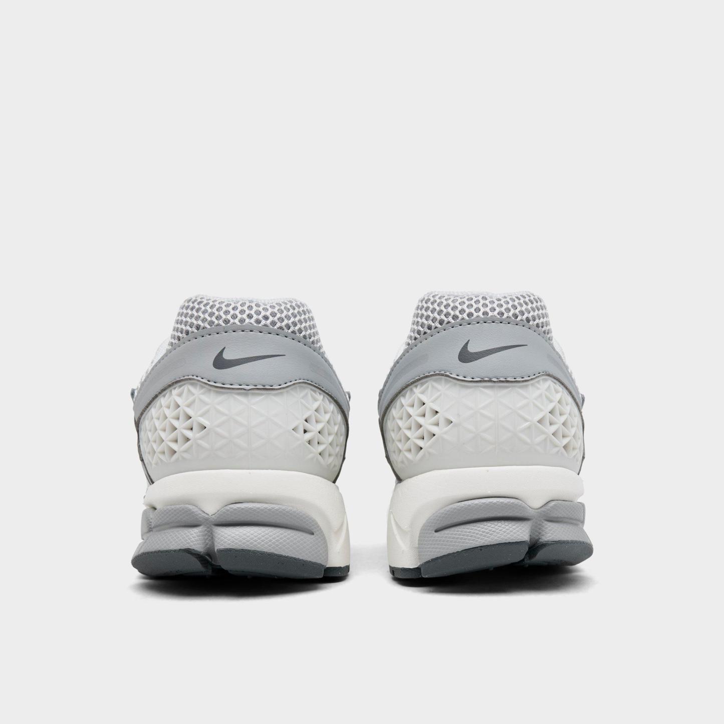 Men's Nithtke Zoom Vomero 5 Casual Shoes - Part 2 - Summit White/Light Smoke Grey/Smoke Grey/Metallic Silver - Back view