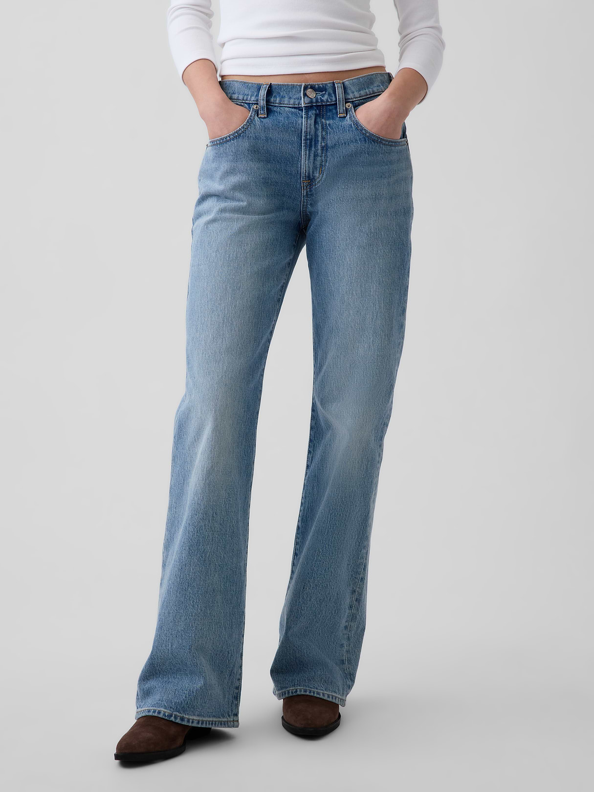 Mid Rise Relaxed Flare Jeans - Medium wash