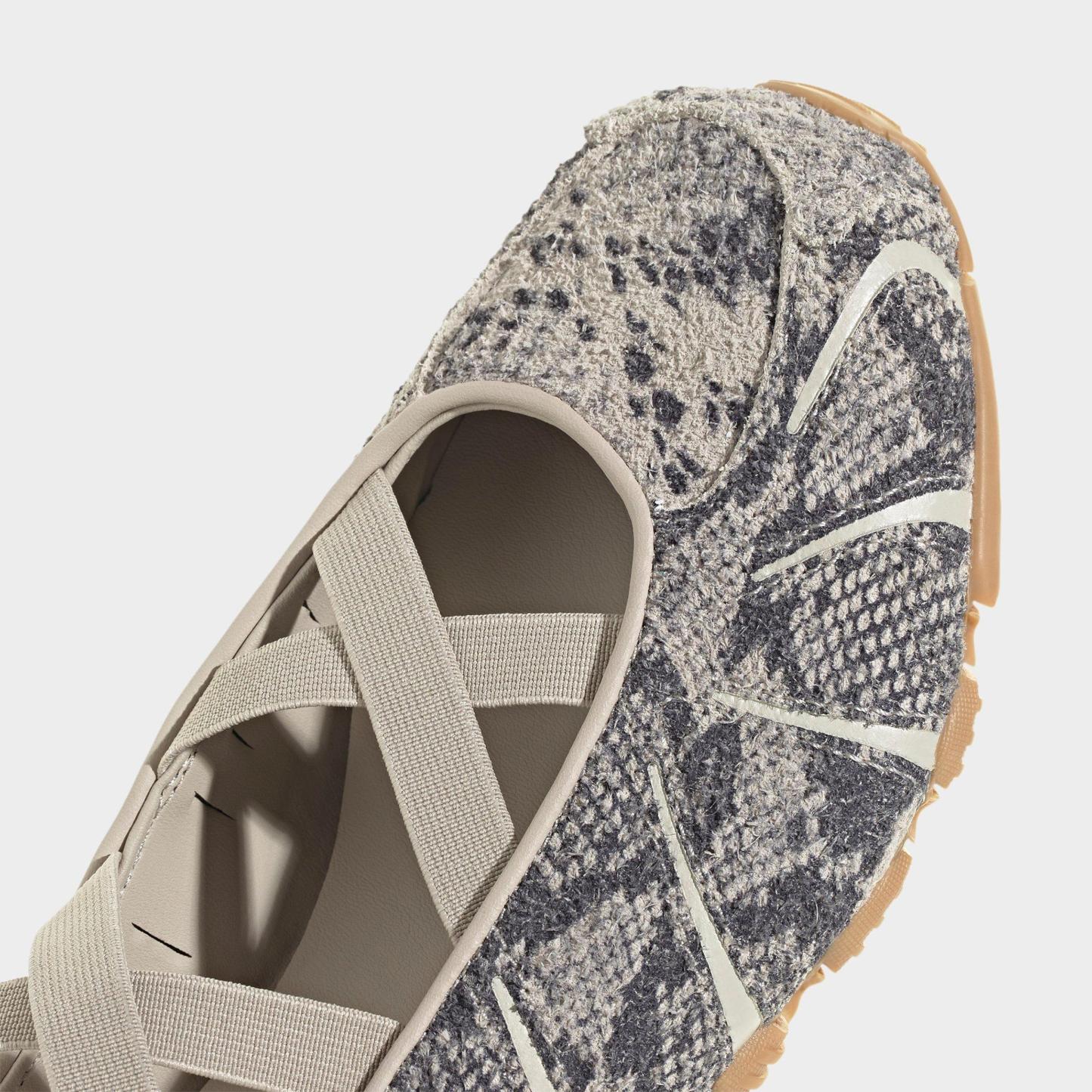Women's adidas Originals Ghost Sprint Casual Shoes - Part 2 - Wonder Beige/Wonder Beige/Core Black - Detail shot