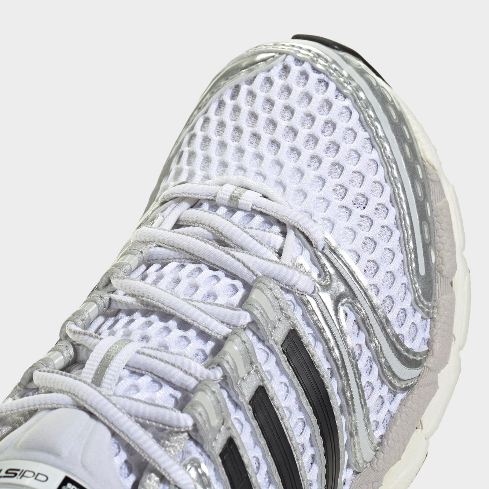 Big Kids' adidas Adistar Control 5 Casual Shoes - Cloud White/Silver Metallic/Grey One - view 3