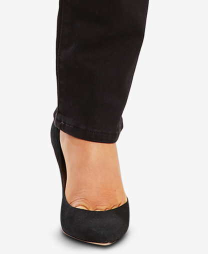 Levi's Women's Classic Mid-Rise Straight-Leg Jeans - Soft Black