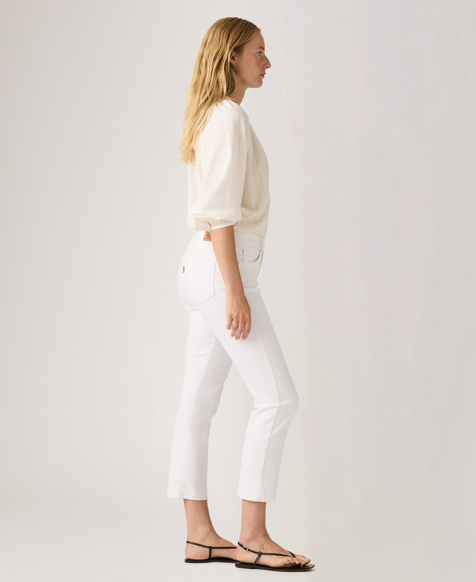 Levi's Women's Classic Mid-Rise Ankle Straight-Leg Jeans - Simply White