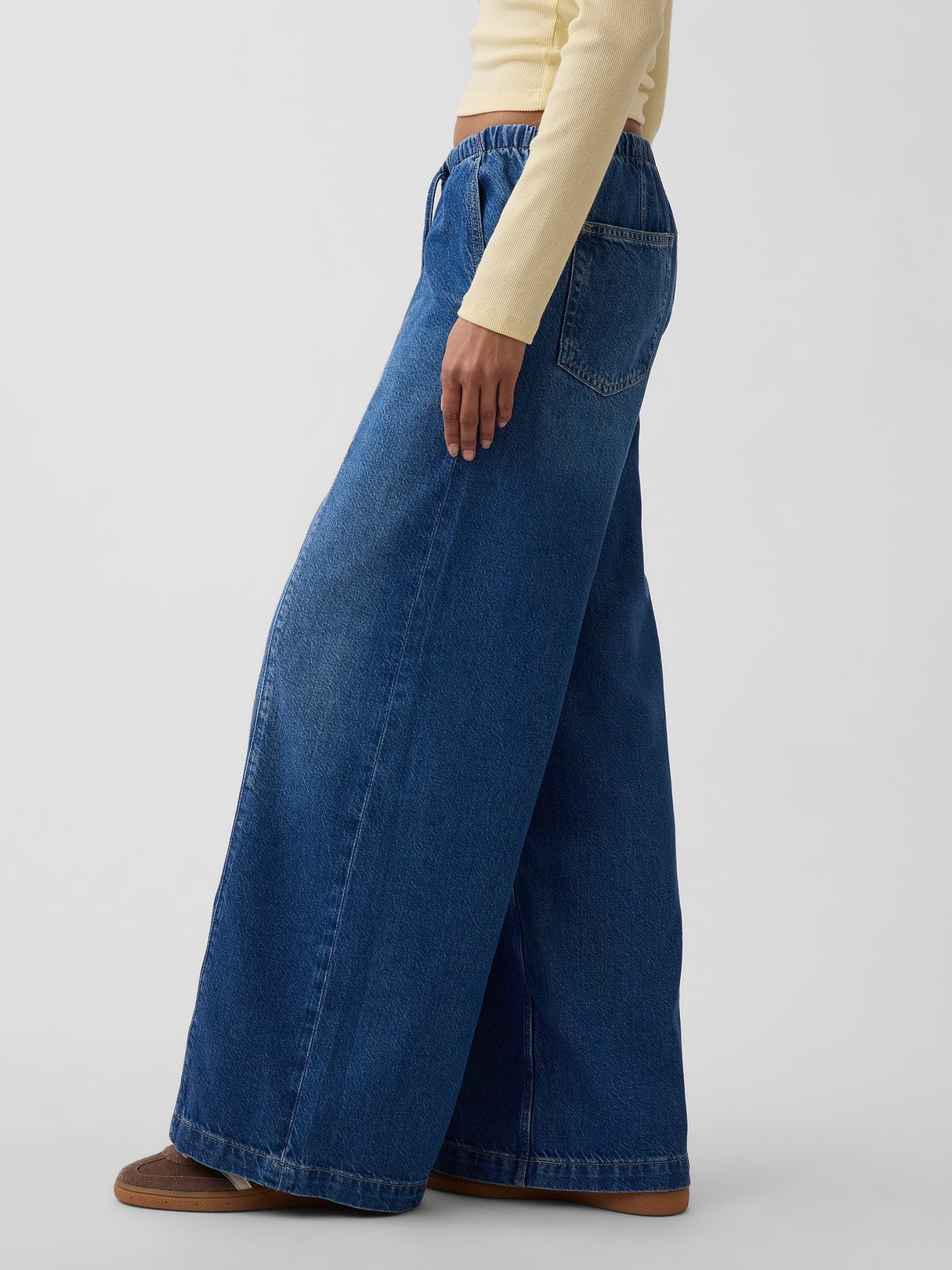 Mid Rise UltraSoft Easy Baggy Jeans - Medium wash