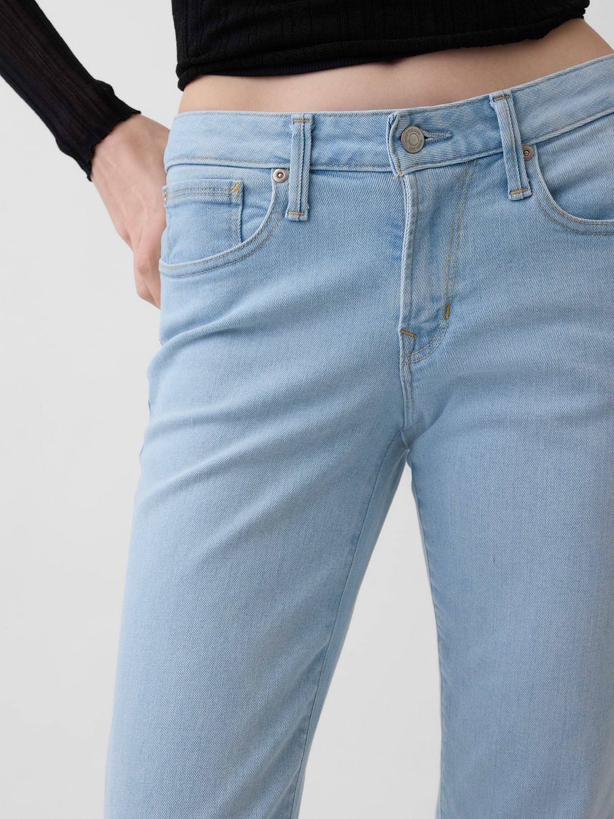 Low Rise Long & Lean Split-Hem Jeans - Light indigo