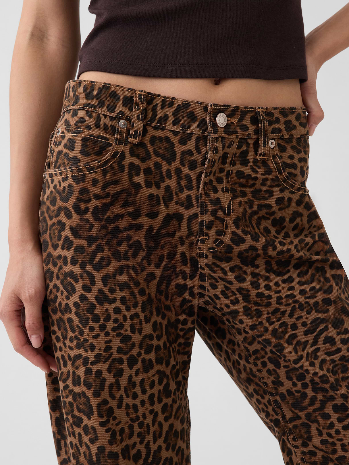 Mid Rise Straight Taper Jeans - Brown leopard print