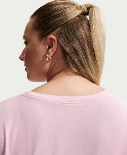 Nike Women's Sportswear Club Essentials T-Shirt - Pink Foam/white