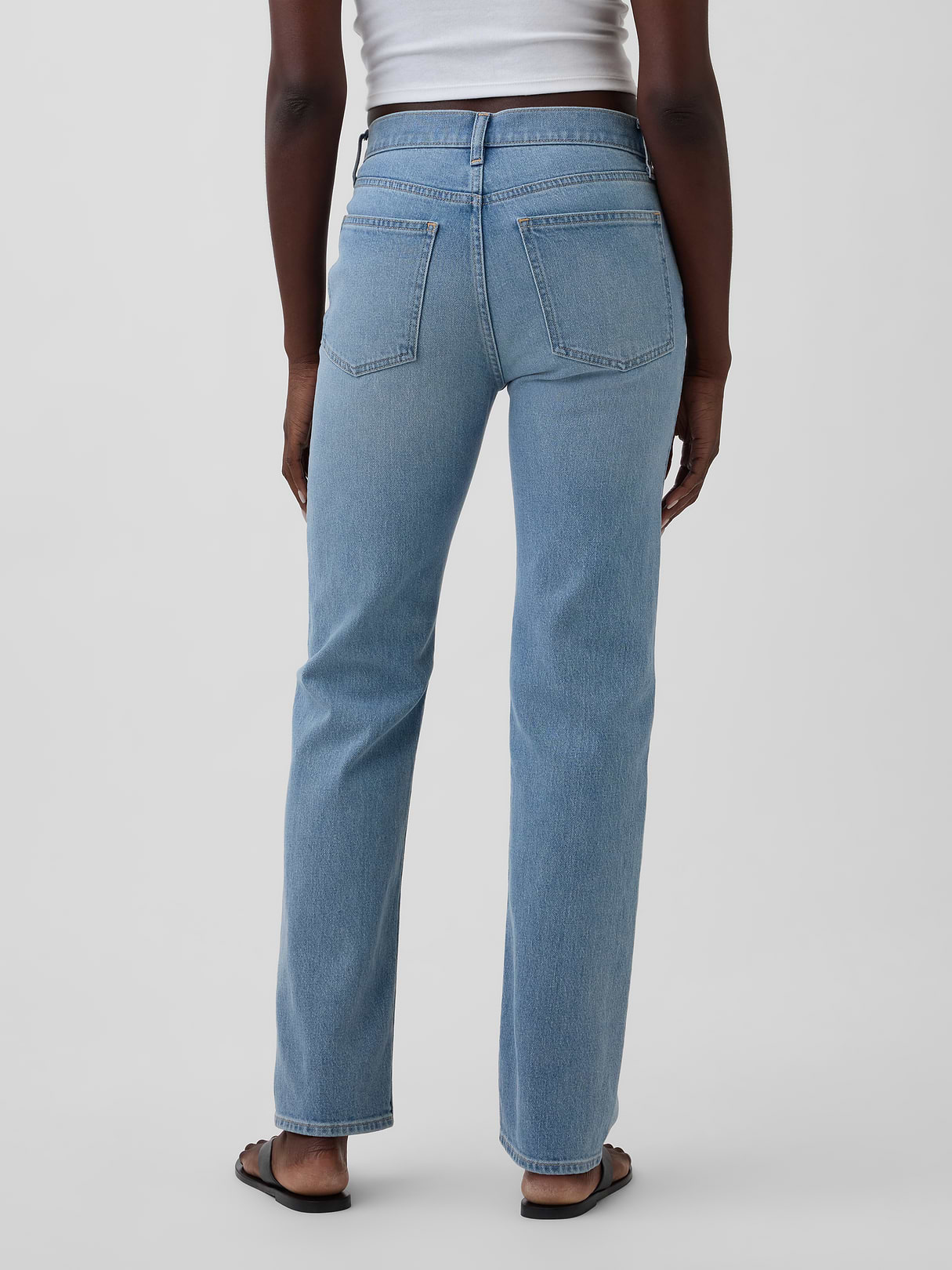 High Rise '90s Slim Straight Jeans - Light indigo