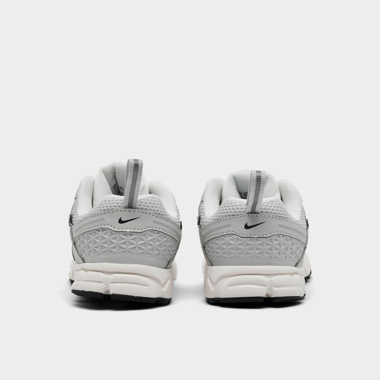 Kids' Toddler Nithtke Vomero 5 Casual Shoes - Photon Dust/Gridiron/Chrome - Back view