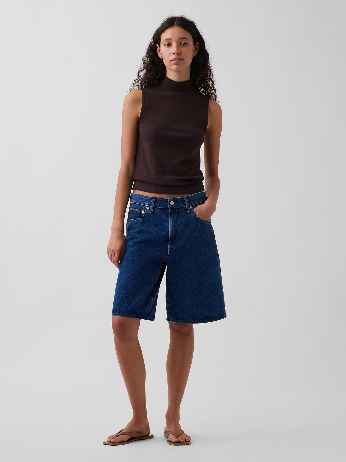 Modern Mockneck Tank Top - Terra brown