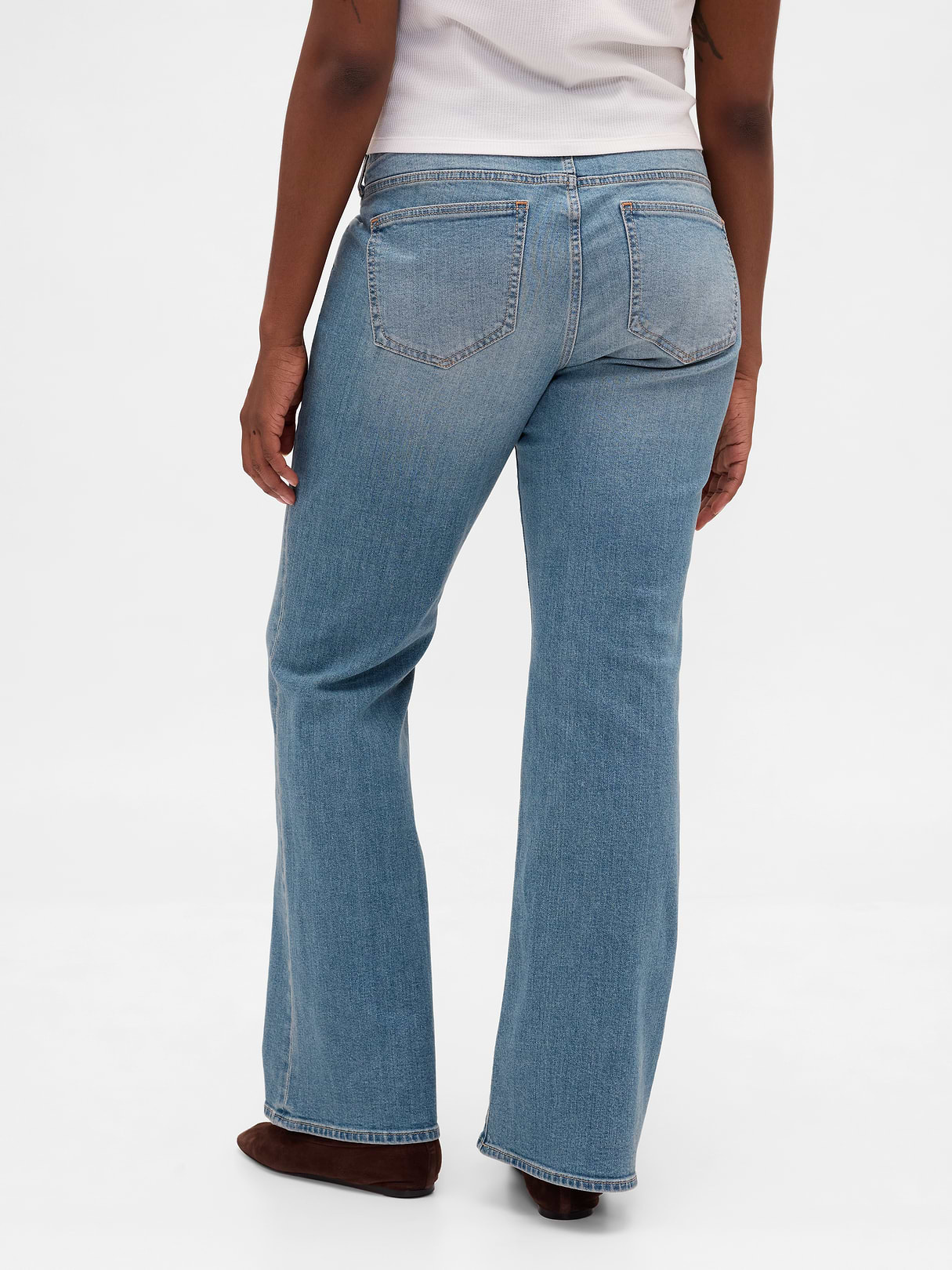 Low Rise Long & Lean Split-Hem Jeans - Light wash
