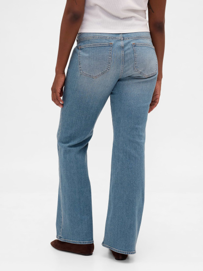 Low Rise Long & Lean Split-Hem Jeans - Light wash
