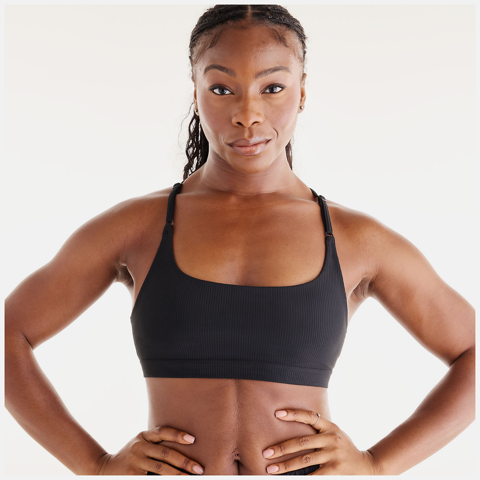 Isio-Maya is wearing size S and is 5'8"/172.72cm. Chest: 34"/86.36cm, Waist: 27.5"/69.85cm, Hips: 39"/99.06cm